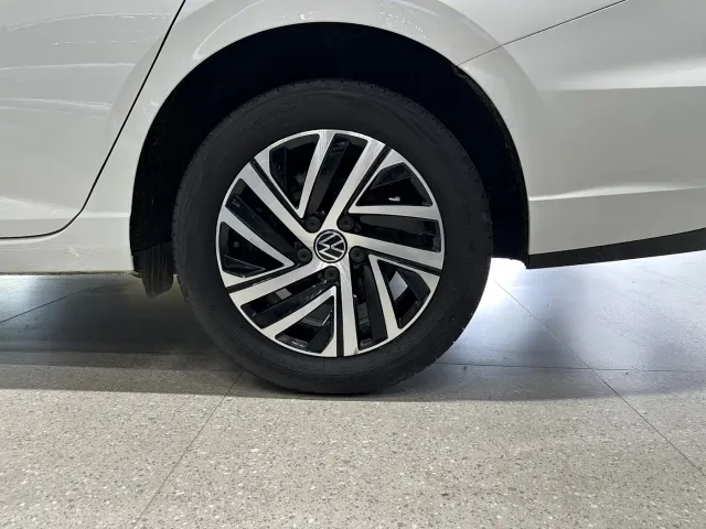 Volkswagen Lavida — Фото автомобиля 21