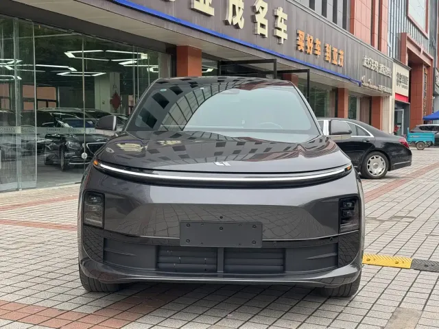 Li Auto L6 — Фото автомобиля 2