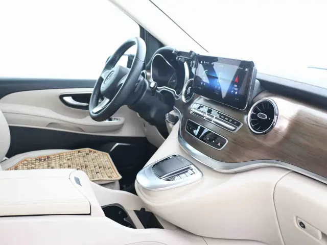 Mercedes-Benz V-Class — Фото автомобиля 10