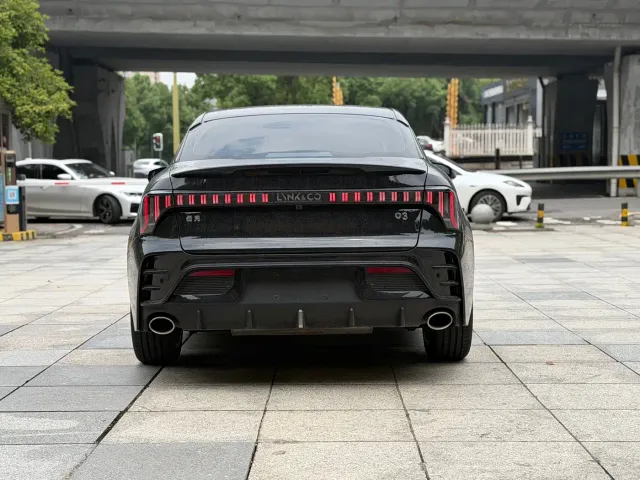 Lynk & Co 03 — Фото автомобиля 8