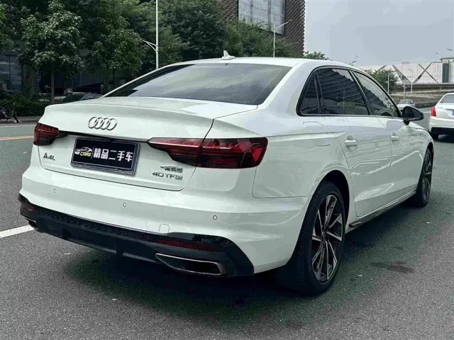 Audi A4L — Фото автомобиля 7