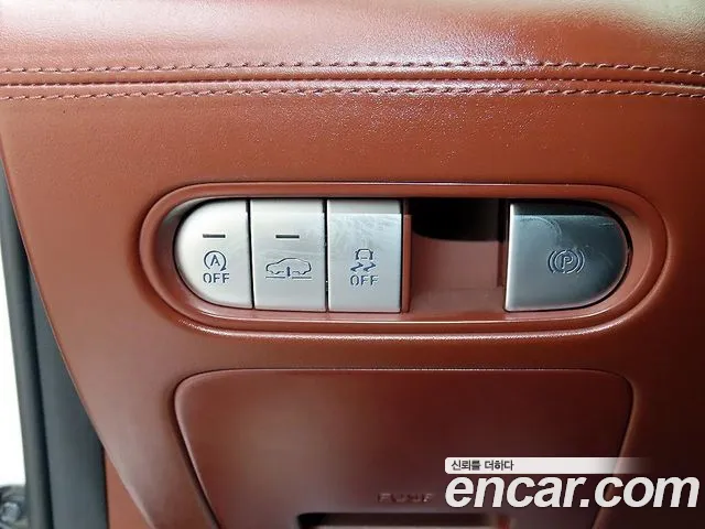 Genesis G90 — Фото автомобиля 13