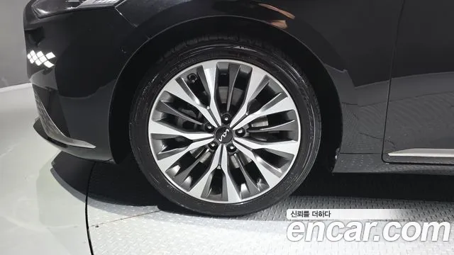 Kia K8 — Фото автомобиля 5