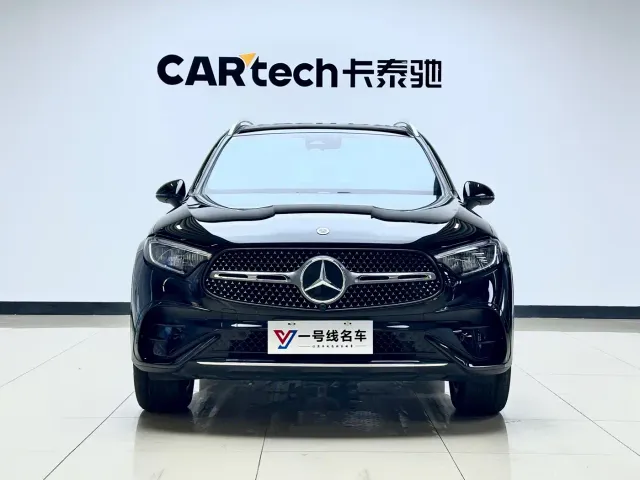 Фотография автомобиля — Mercedes-Benz GLC-Class