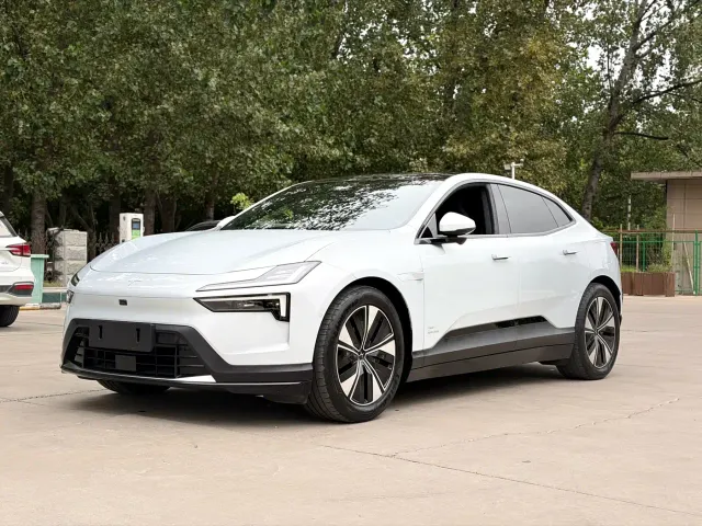 Фотография автомобиля — Polestar 4