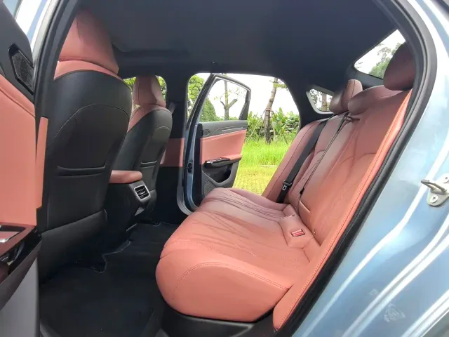 Geely Galaxy L6 — Фото автомобиля 17