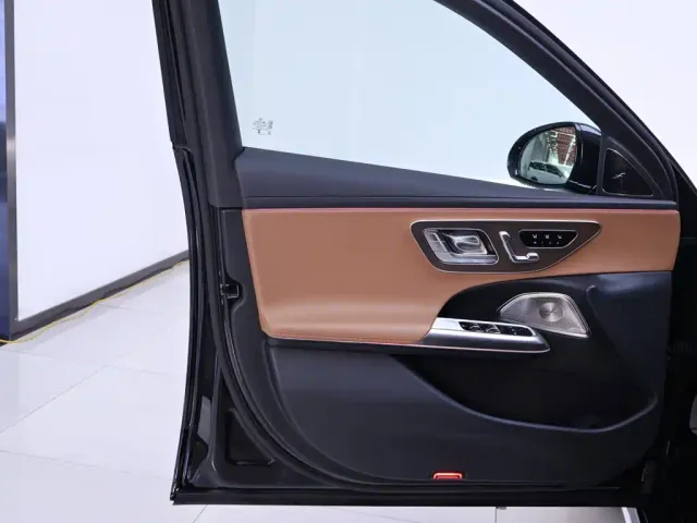 Mercedes-Benz E-Class — Фото автомобиля 18
