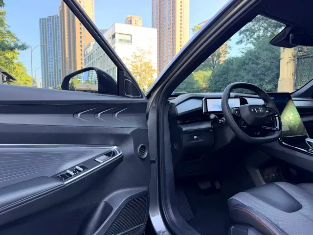 Geely Boyue — Фото автомобиля 17