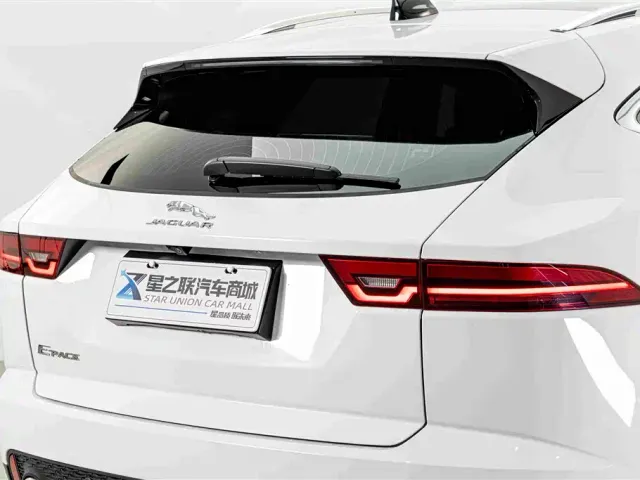 Jaguar E-PACE — Фото автомобиля 8