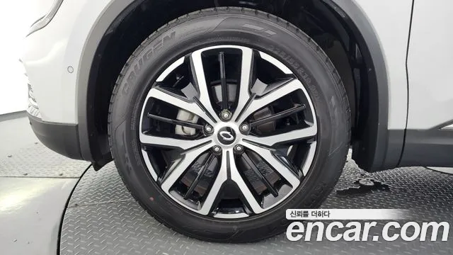 Renault-KoreaSamsung QM6 Новый QM6 2.0 GDe RE Signature 2WD — Фото автомобиля 2