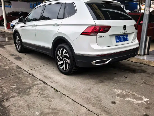 Volkswagen Tiguan L — Фото автомобиля 4