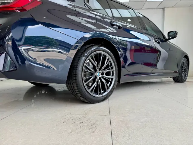 BMW 3 Series — Фото автомобиля 21