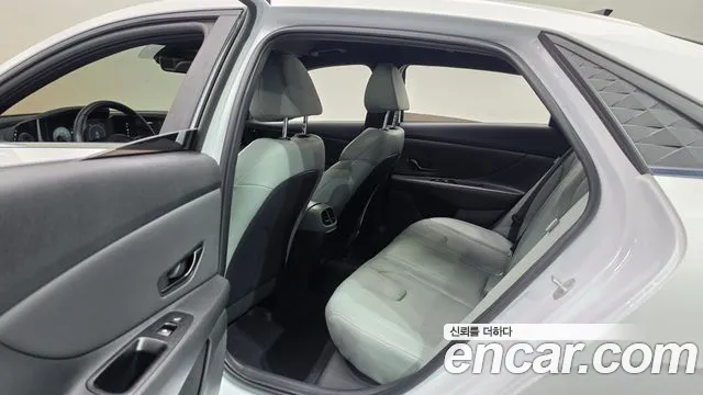 Hyundai AVANTE Новый Avante (CN7) — Фото автомобиля 11
