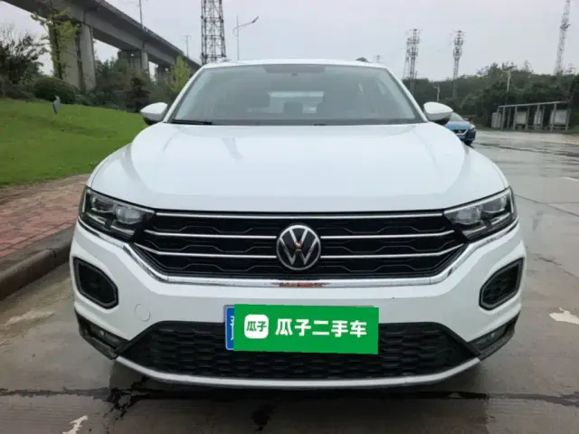 Volkswagen T-Roc — Фото автомобиля 2