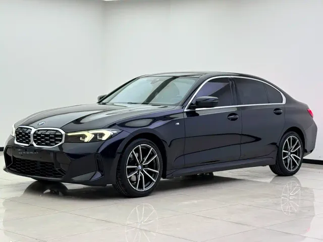 Фотография автомобиля — BMW 3 Series