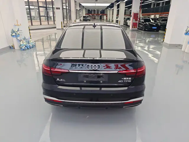 Audi A4L — Фото автомобиля 12