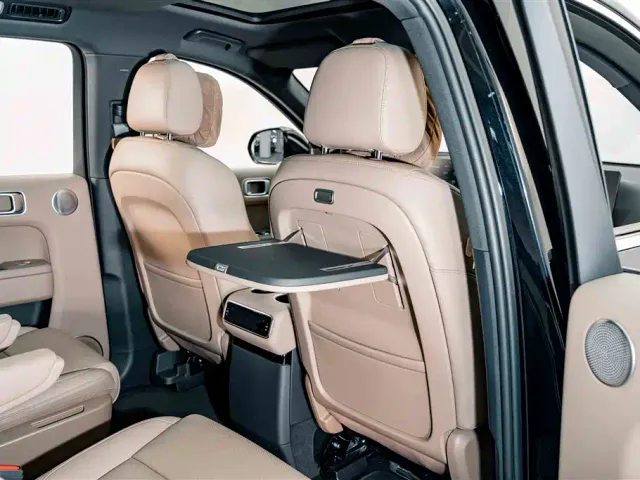 Li Auto L8 — Фото автомобиля 20