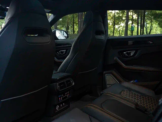 Lamborghini Urus — Фото автомобиля 7