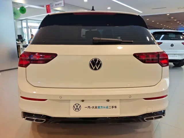 Volkswagen Golf — Фото автомобиля 4