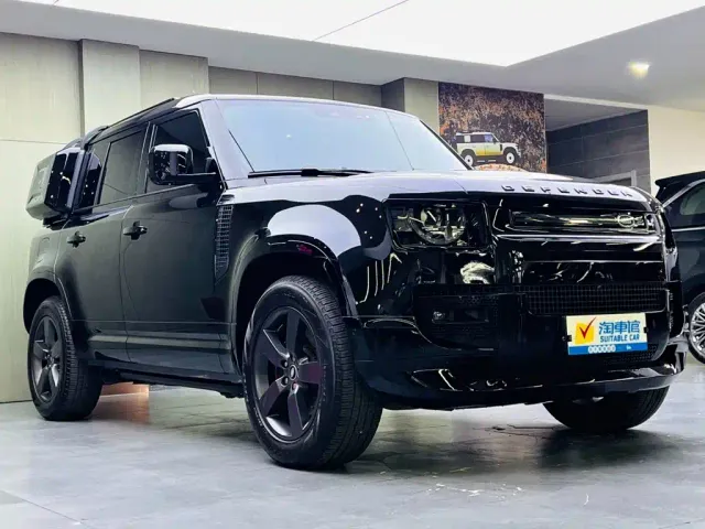 Land Rover Defender — Фото автомобиля 3