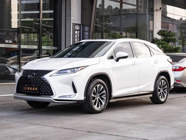 Фотография автомобиля — Lexus RX