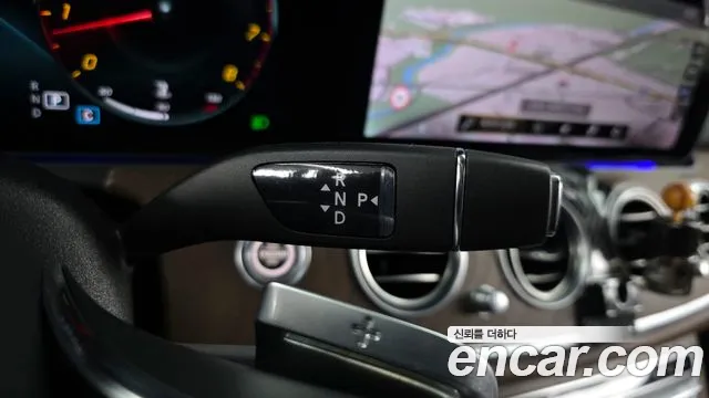 Mercedes-Benz E-Class — Фото автомобиля 9