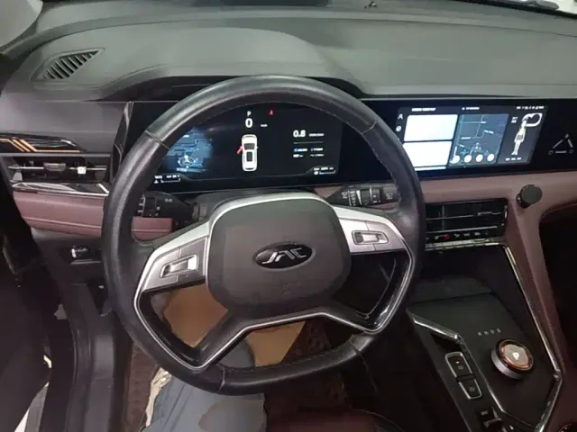 JAC Motors JAC X8 PLUS — Фото автомобиля 10