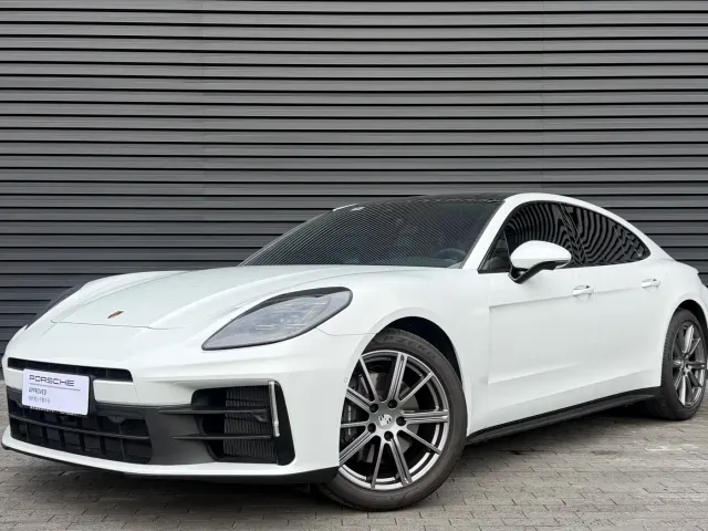 Porsche Panamera — Фото автомобиля 2