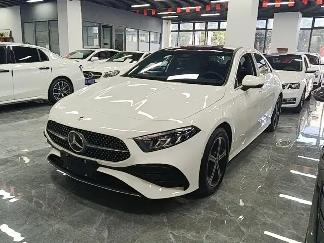 Фотография автомобиля — Mercedes-Benz A-Class