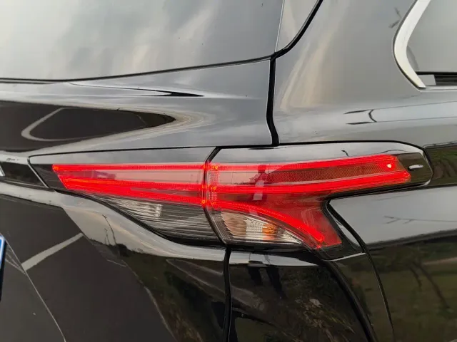Toyota Granvia — Фото автомобиля 15
