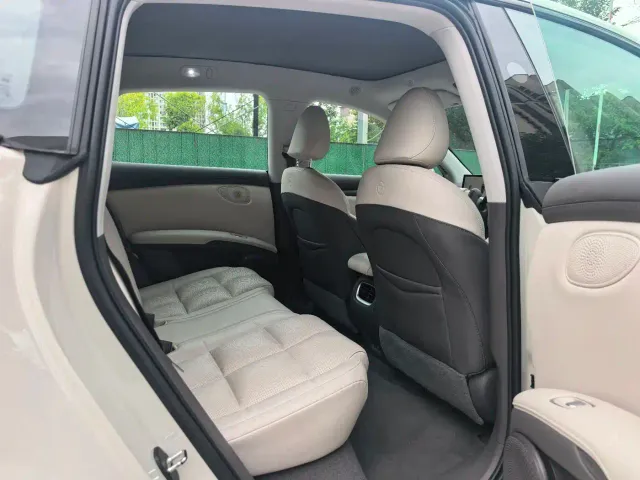 IM Motors LS6 — Фото автомобиля 4