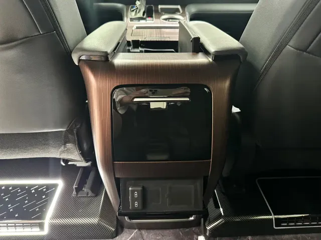Toyota Granvia — Фото автомобиля 18