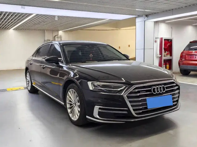Audi A8 — Фото автомобиля 3