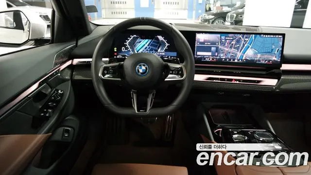 BMW 5 Series G60 — Фото автомобиля 14