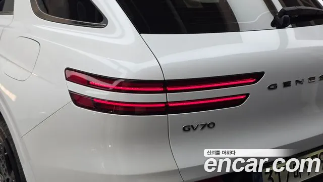 Genesis GV70 2.5T Бензин AWD — Фото автомобиля 6
