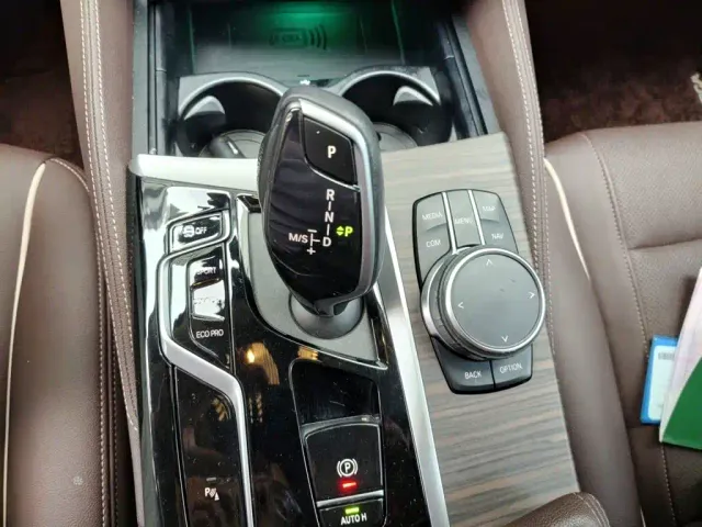 BMW 5 Series — Фото автомобиля 10
