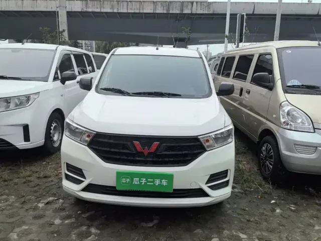 Wuling Hongguang — Фото автомобиля 2