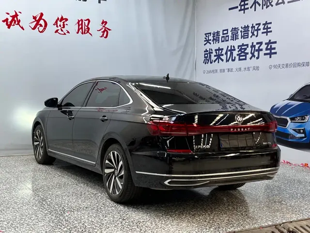 Volkswagen Passat — Фото автомобиля 16