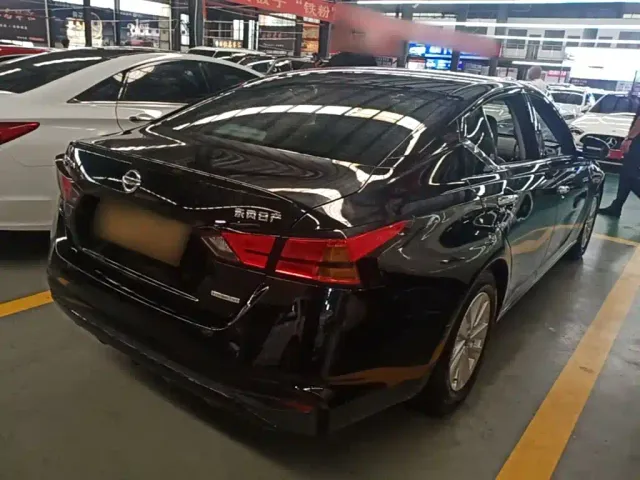 Nissan Teana — Фото автомобиля 6