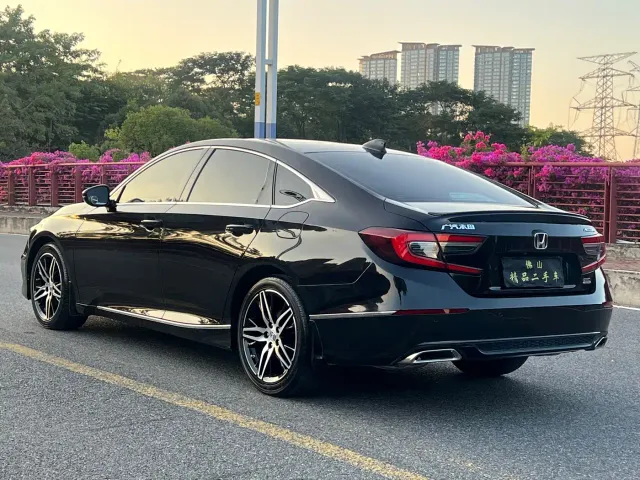 Honda Accord — Фото автомобиля 5