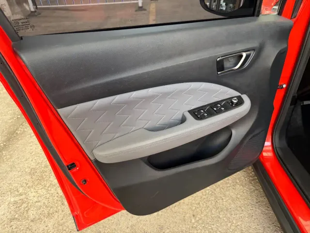 Leapmotor T03 — Фото автомобиля 9