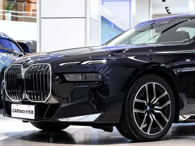 BMW 7 Series — Фото автомобиля 5