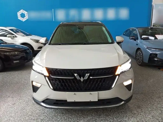 Wuling Asta — Фото автомобиля 2