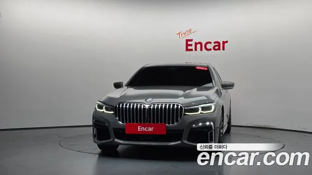 BMW 7-Series — Фото автомобиля 3
