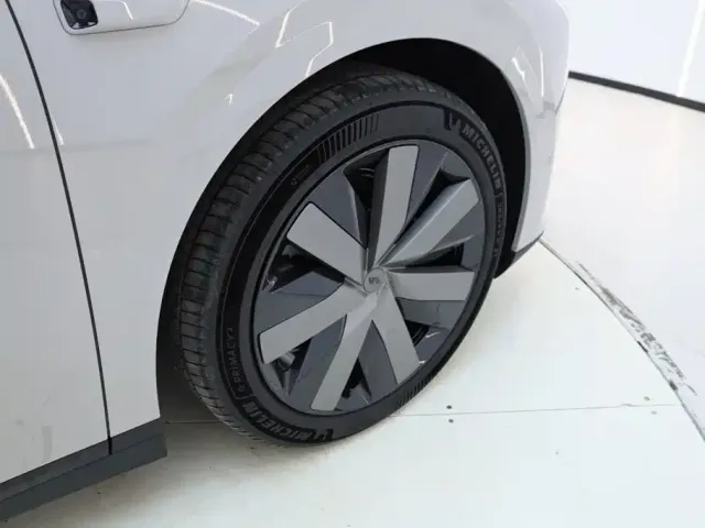 Li Auto Li Auto i6 2025 4WD Base Model — Фото автомобиля 29