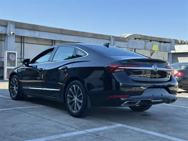 Buick LaCrosse — Фото автомобиля 9
