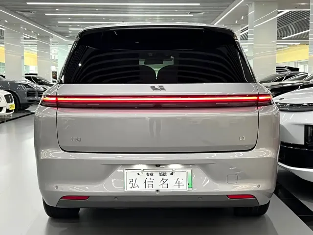 Li Auto L8 — Фото автомобиля 21
