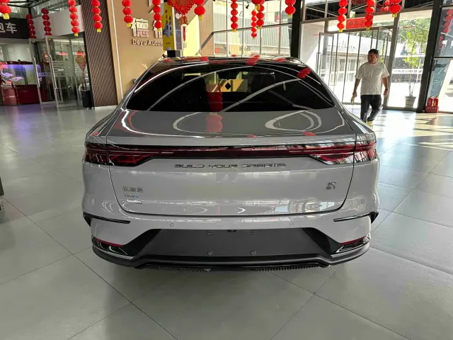 BYD Han — Фото автомобиля 7