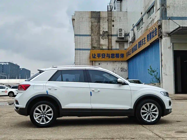 Volkswagen T-Roc — Фото автомобиля 8