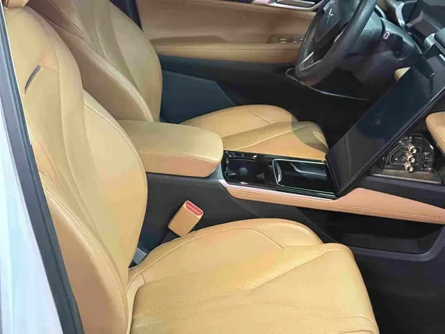 Xpeng P5 — Фото автомобиля 6